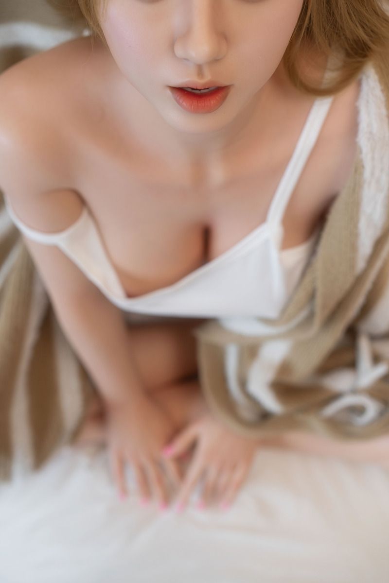 Picture of Top Fire Doll | 158cm/5ft2 F-cup Silicone Sex Doll – Anna Frank