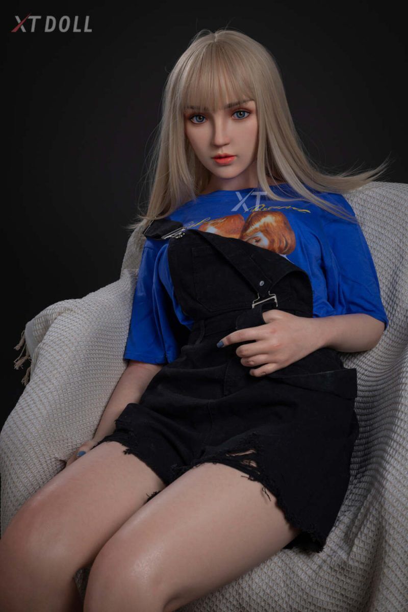 Picture of 164cm/5ft5 C-cup Silicone Sex Doll – Lisa