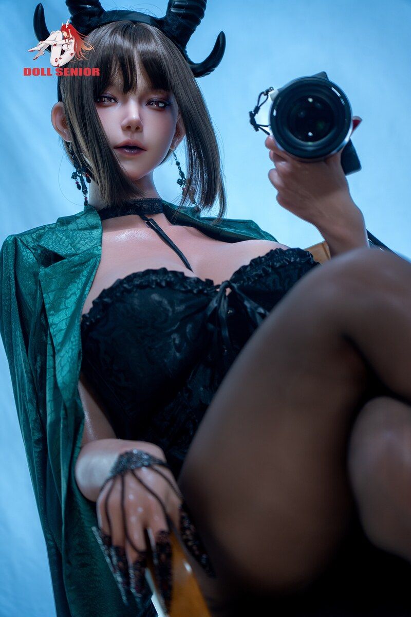 Picture of Doll Senior 170cm/5ft7 G-cup Silicone Sex Doll – Capricorn (Real Skin Texture Version)