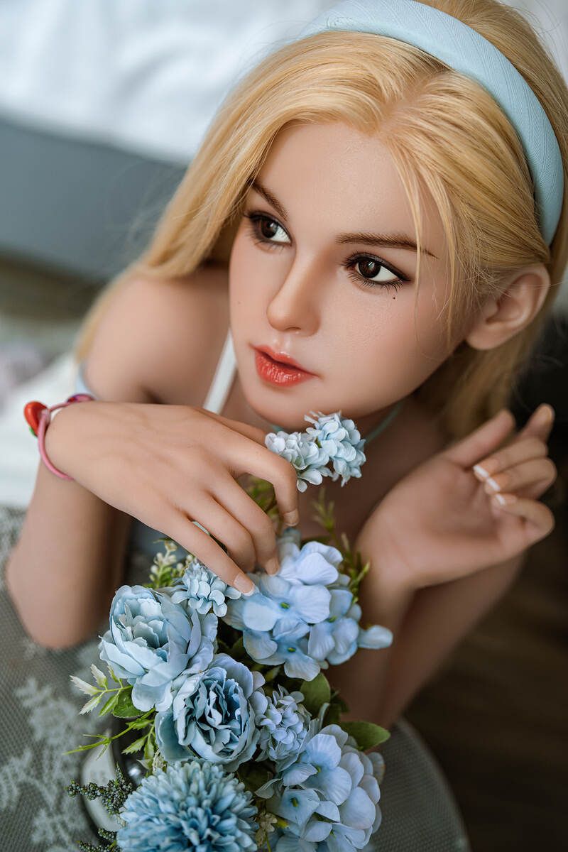 Picture of Sy Doll 148cm/4ft10 C-cup Silicone Head Sex Doll – Vornica