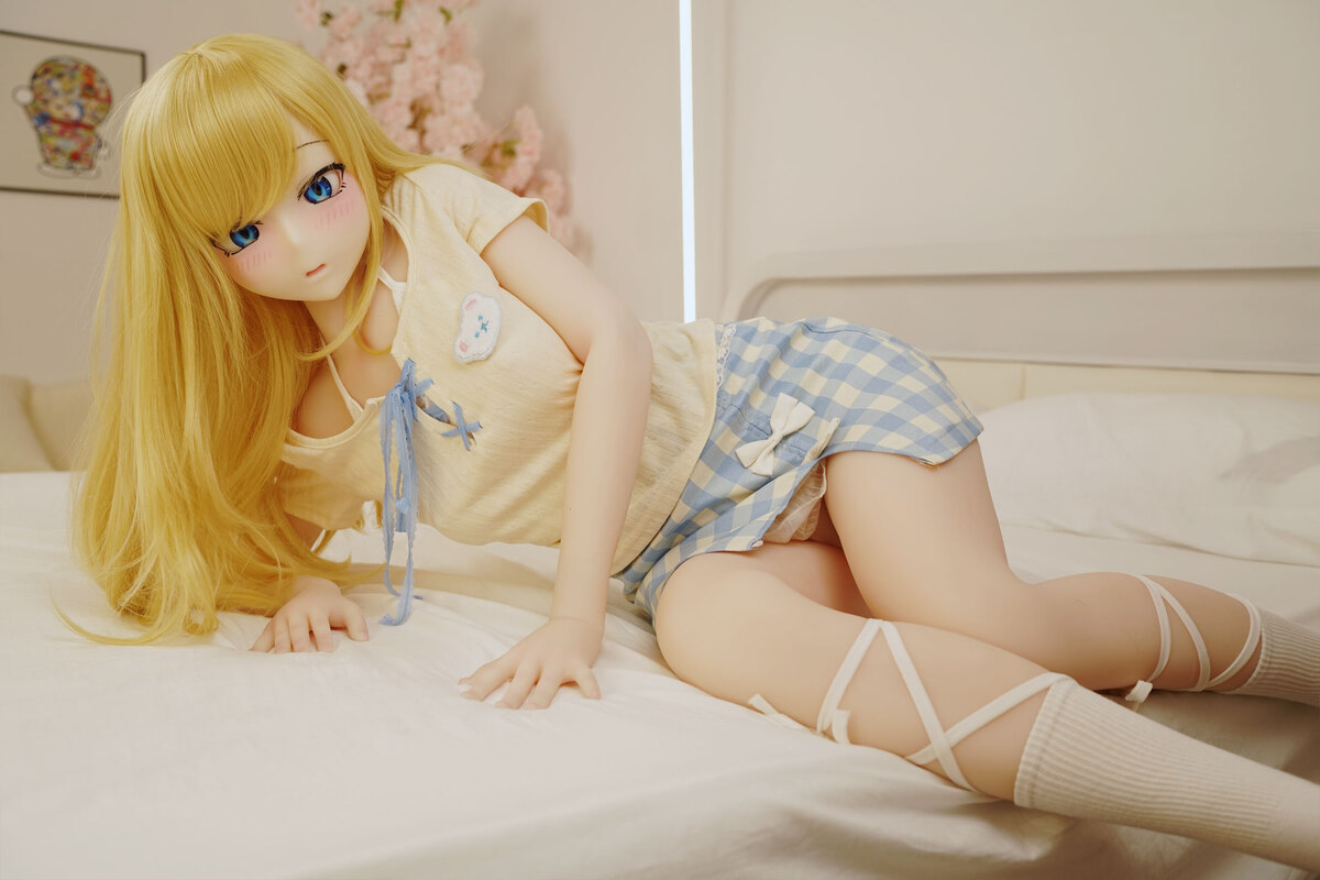 Picture of 149cm/4ft11 B-cup S-TPE Sex Doll – Akane