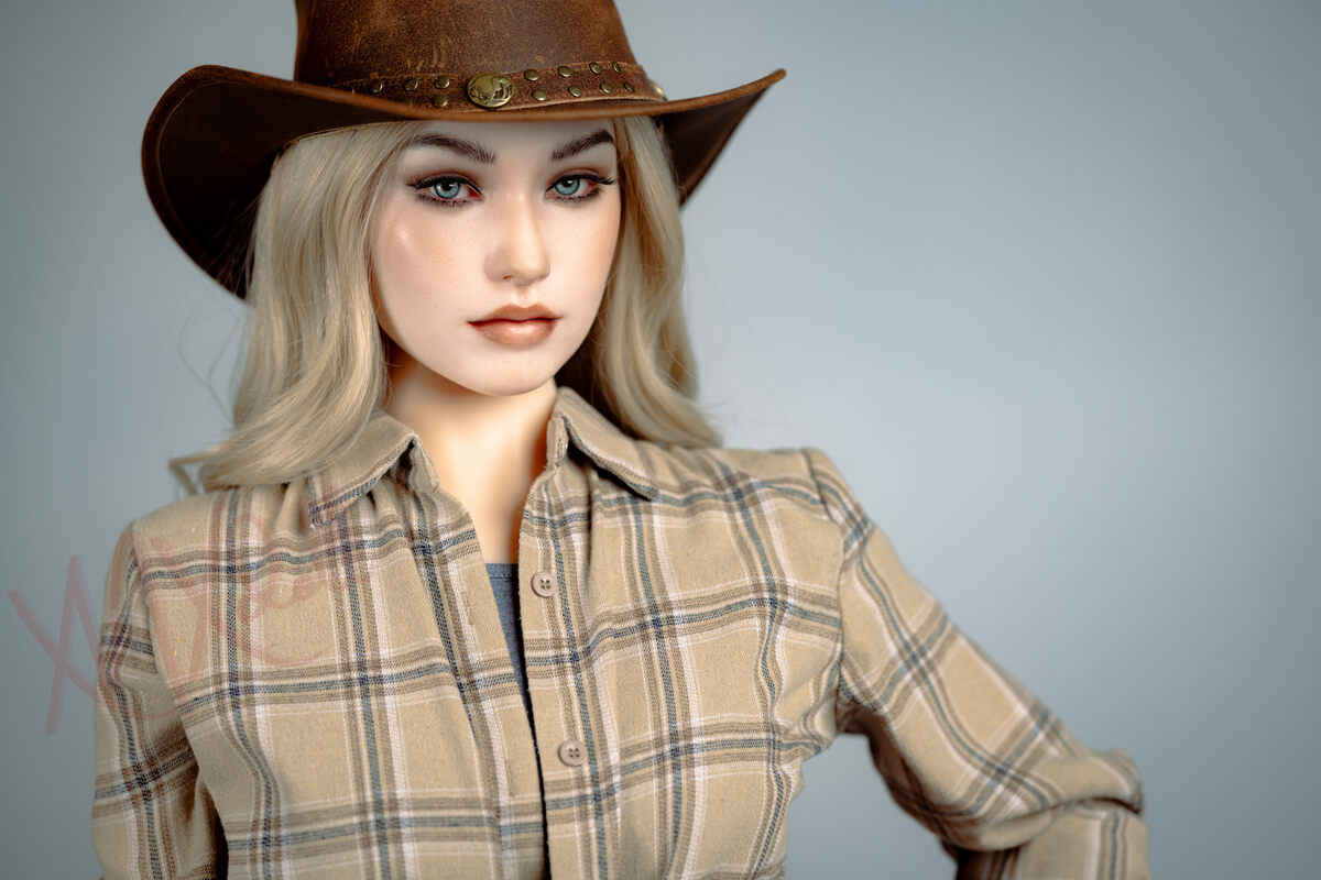 Picture of XNX Sino Doll 160cm/5ft3 B-cup Silicone Sex Doll – Mag Wallis
