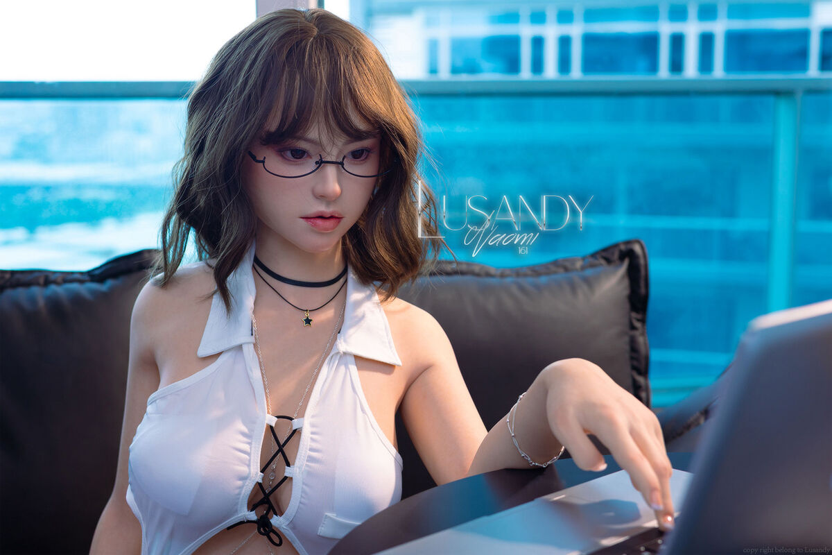Picture of 161cm/5ft3 B-cup Silicone Sex Doll – Naomi