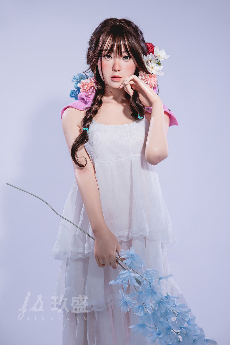 Picture of 150cm/4ft11 B-cup Silicone Sex Doll – Enya