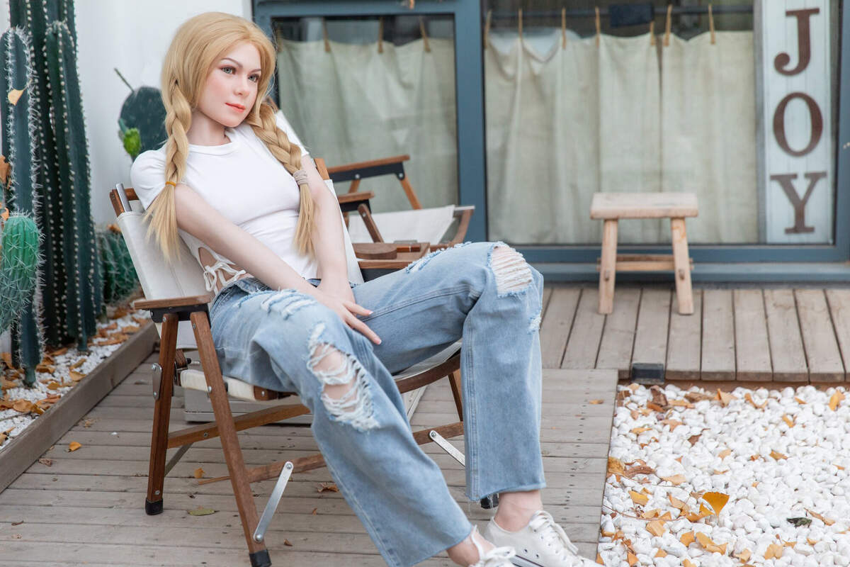 Picture of Starpery Doll 171cm/5ft7 A-cup Silicone Sex Doll – Imogen [In Stock | US Only] (W.R. 4.0 Version)